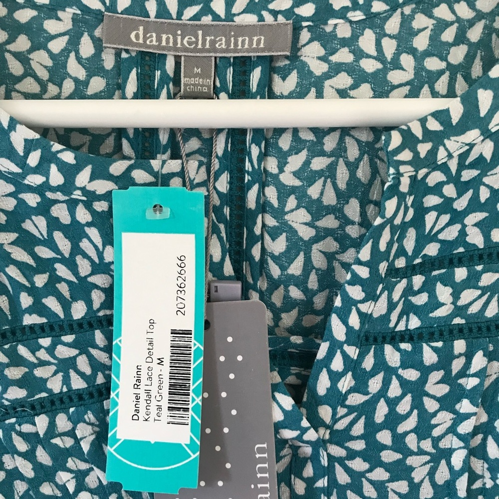 Daniel Rainn short sleeved blouse in Teal - Picture 3 of 4